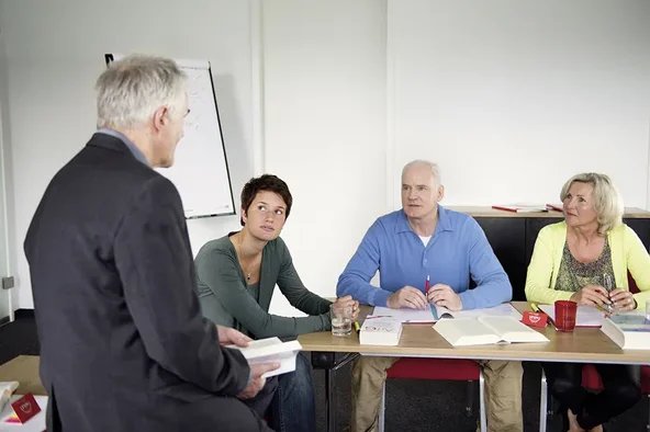 Die Betriebsänderung wird den Mitarbeitern erklärt