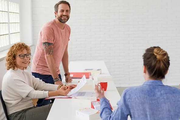 Der Betriebsrat hat ein Monatsgespräch