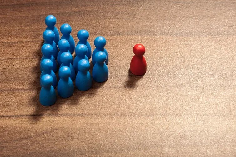 Spielfiguren wählen einen Betriebsrat