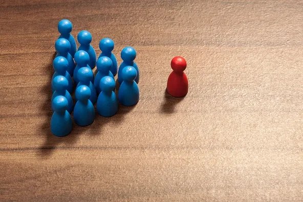 Spielfiguren wählen einen Betriebsrat